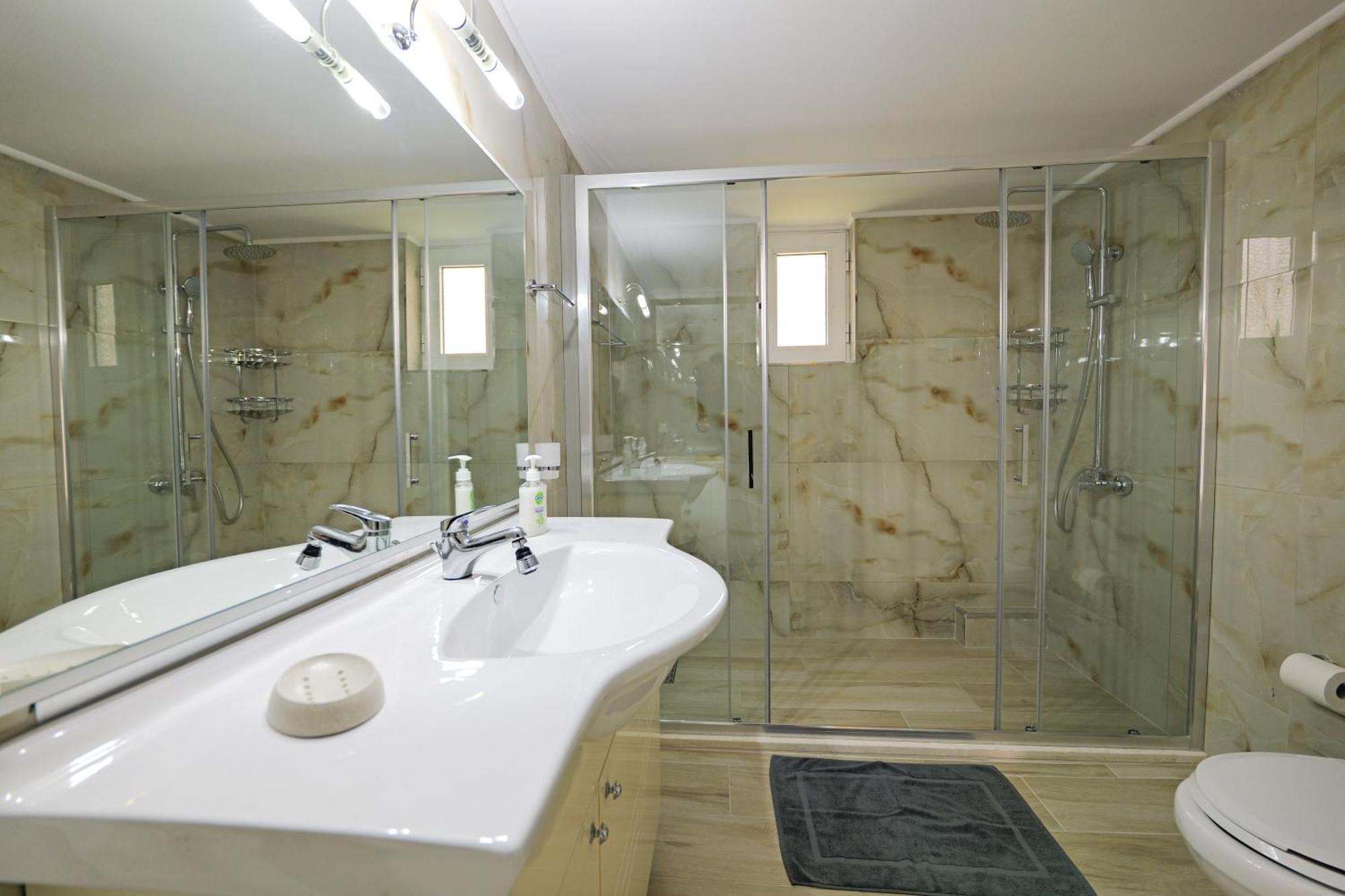 Villa Vrion Sarandë 外观 照片